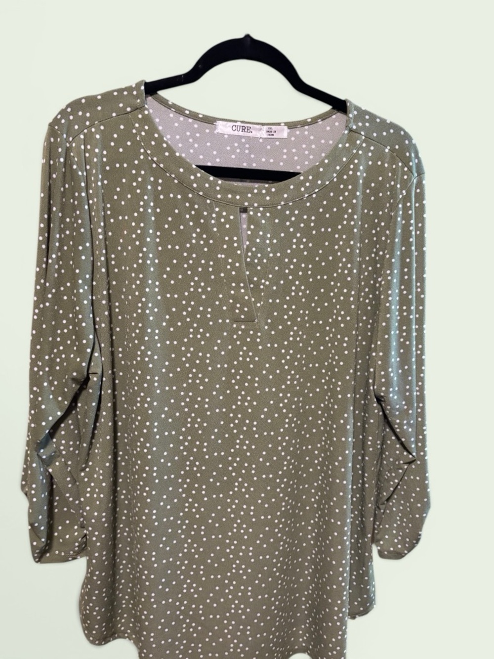 Cure 3/4 sleeve keyhole neckline Size 2X